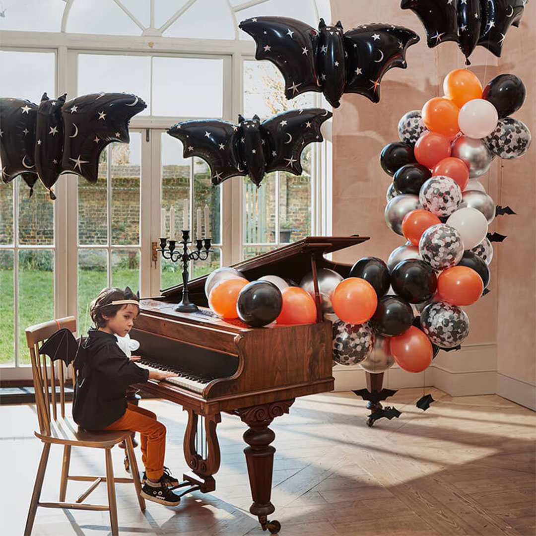 Balloon Garland - Halloween with Bats