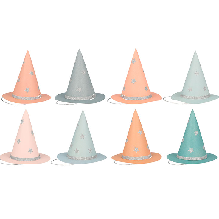 8 kleine Hexenhüte in Pastellfarben
