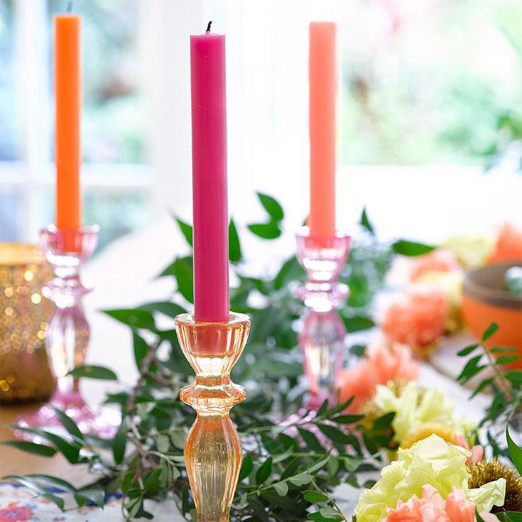 Kerzenständer aus rosa Glas