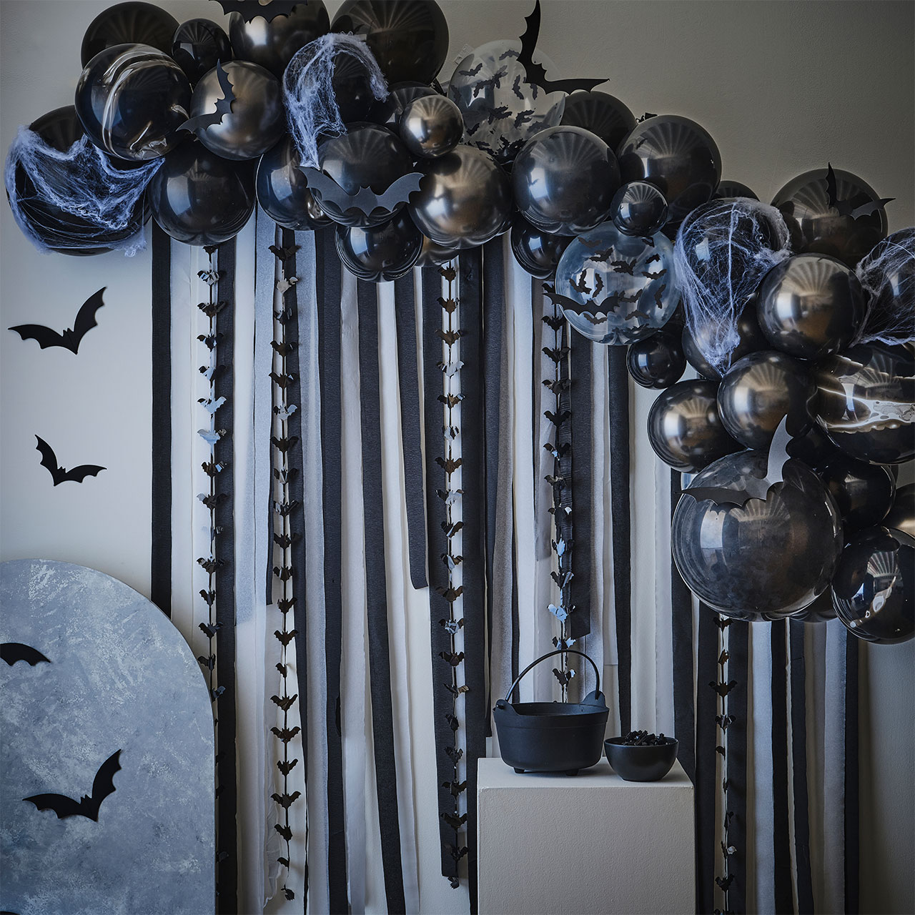 Balloon Arch & Streamers - Halloween 