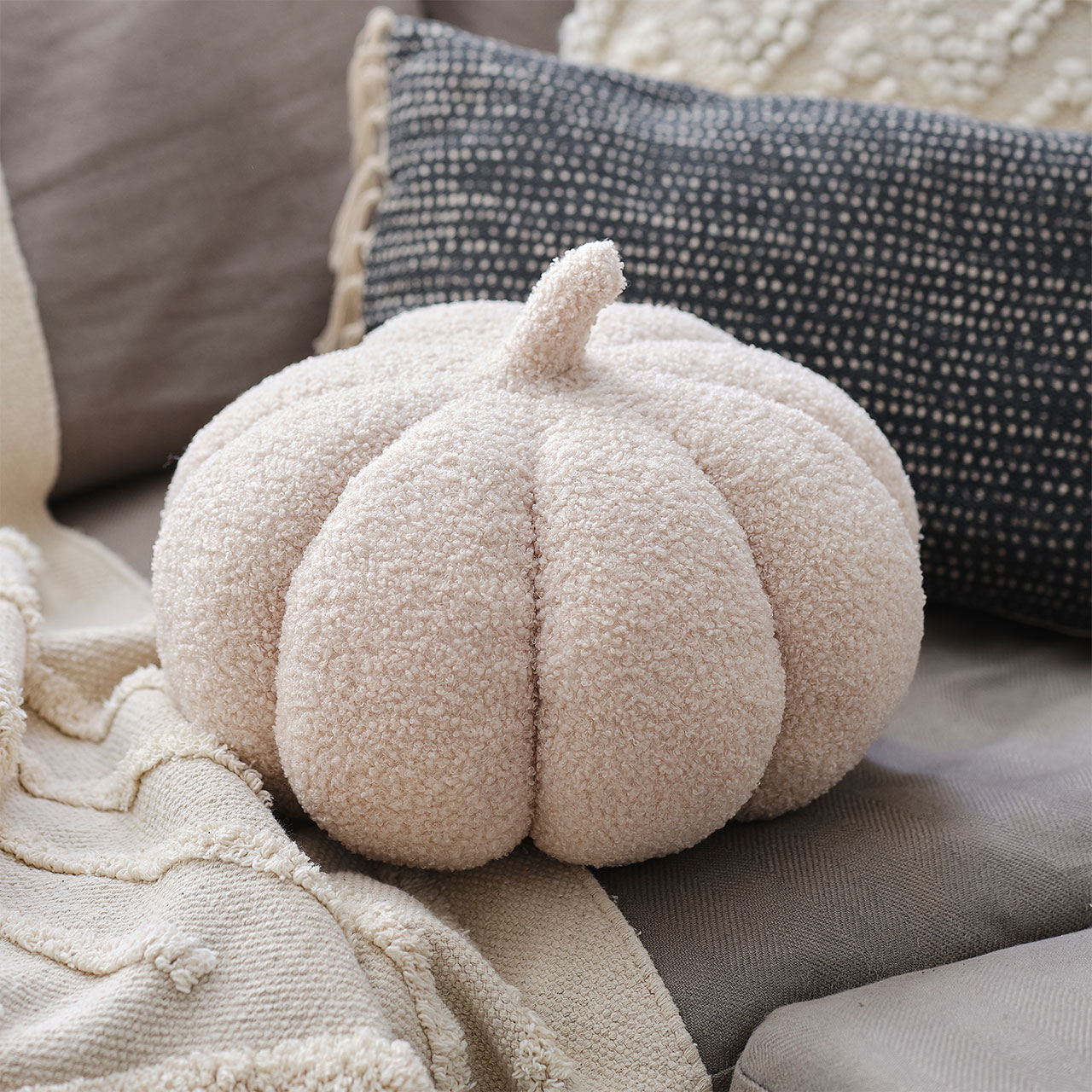 Cushion - Beige Boucle Pumpkin (L)