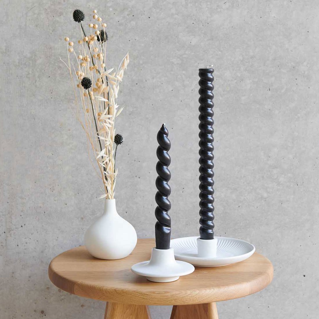 Decorative Candle - Black Spiral (18.5cm)