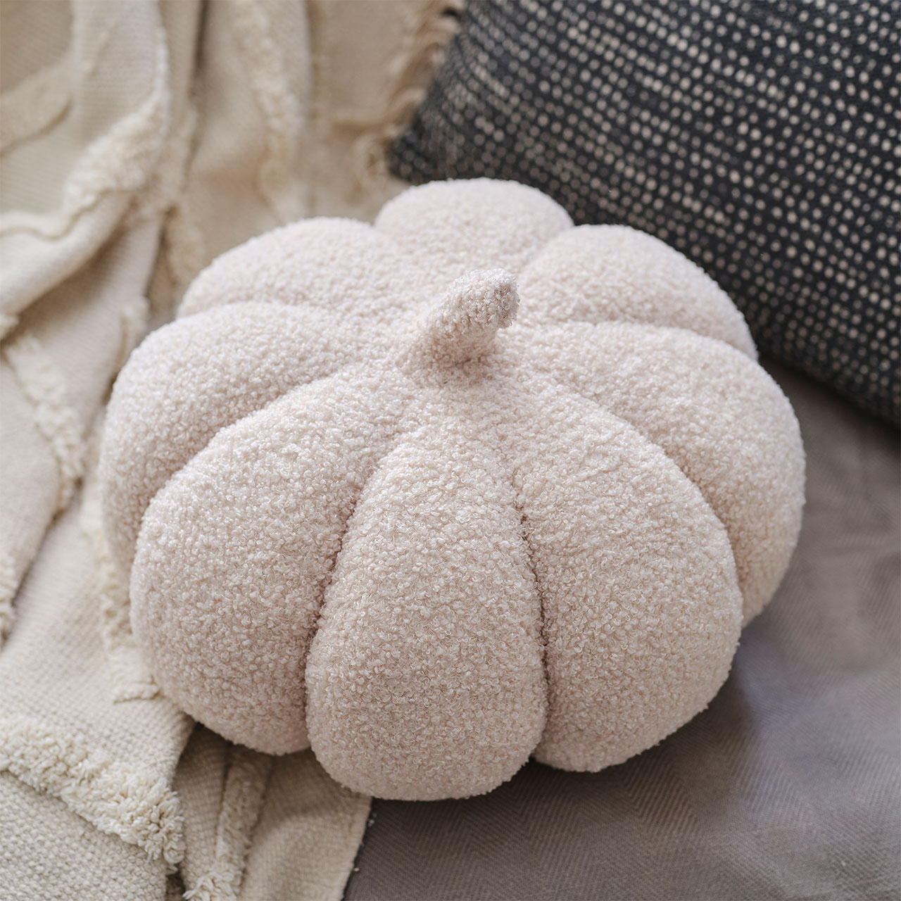 Cushion - Beige Boucle Pumpkin (L)