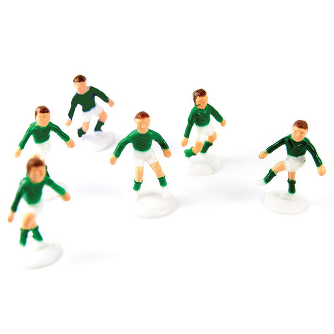 6 Fußballer mit grünem Dress