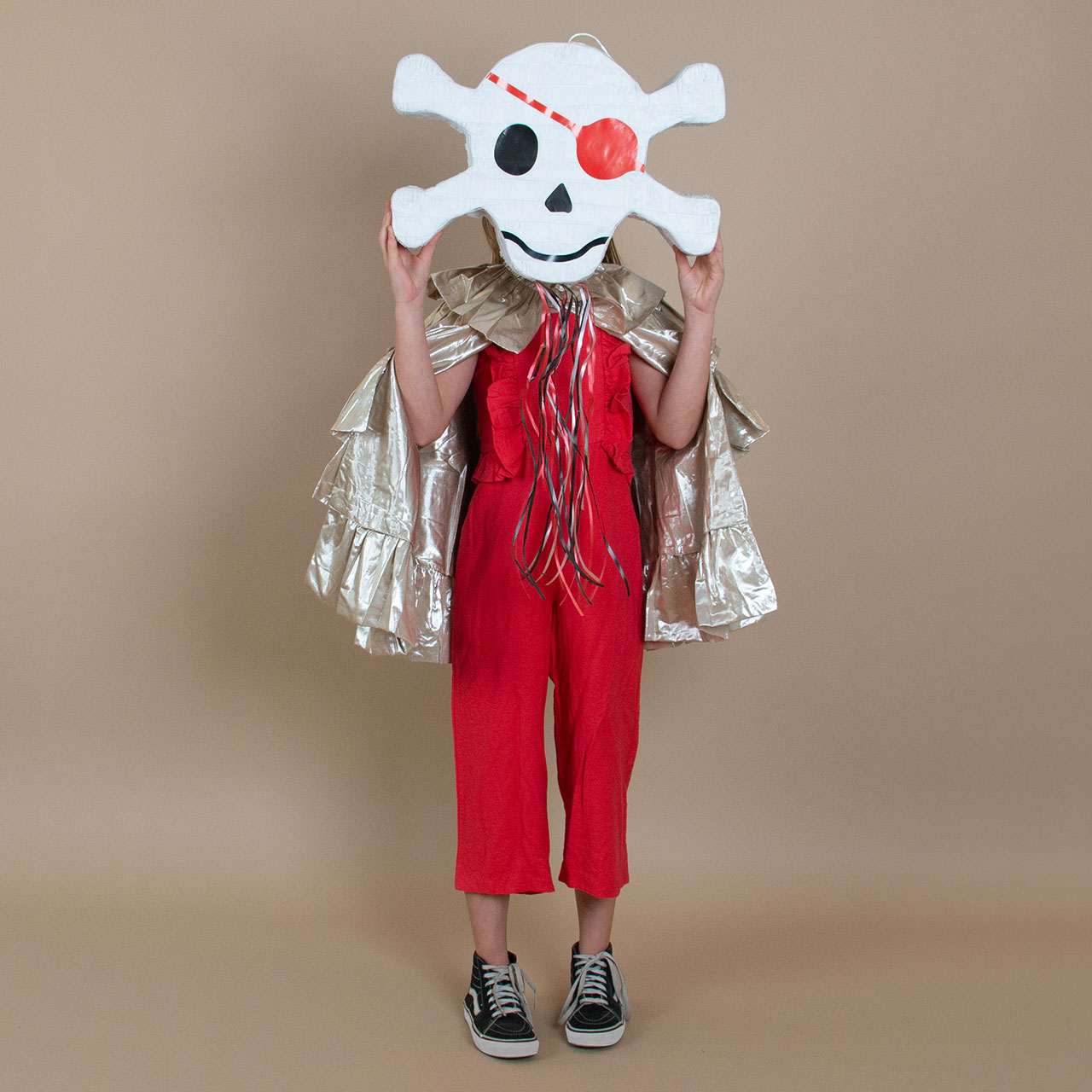 Piñata - Skull & Crossbones