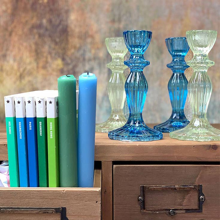 Kerzenständer aus blauem Glas
